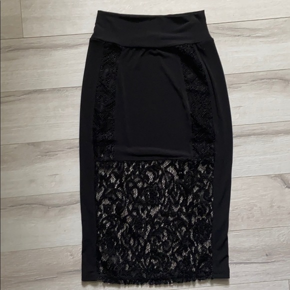 Black lace skirt - Picture 1 of 5